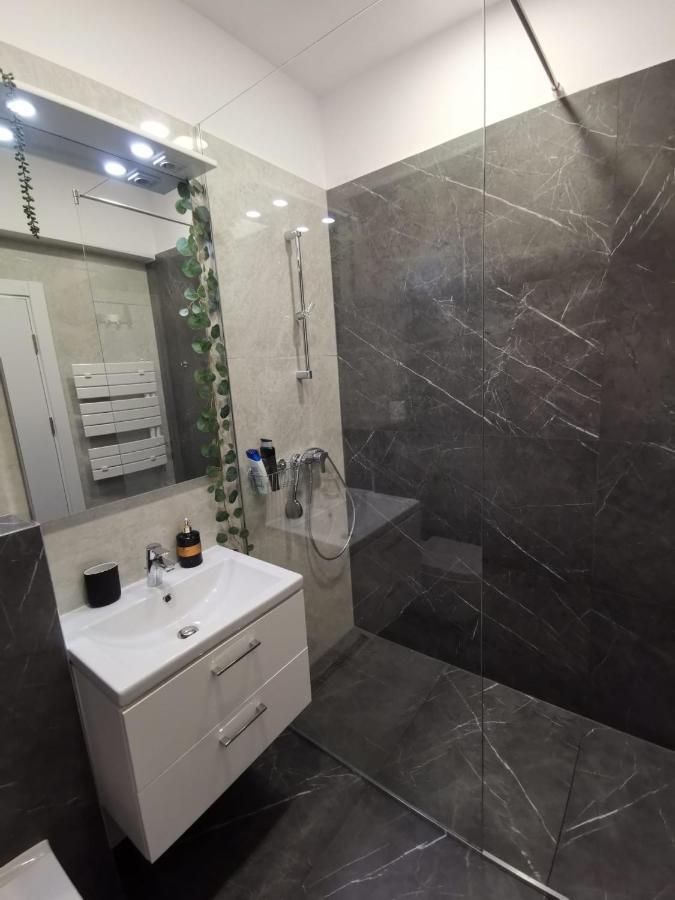 Sunset Bucharest Rebreanu Apartment ภายนอก รูปภาพ