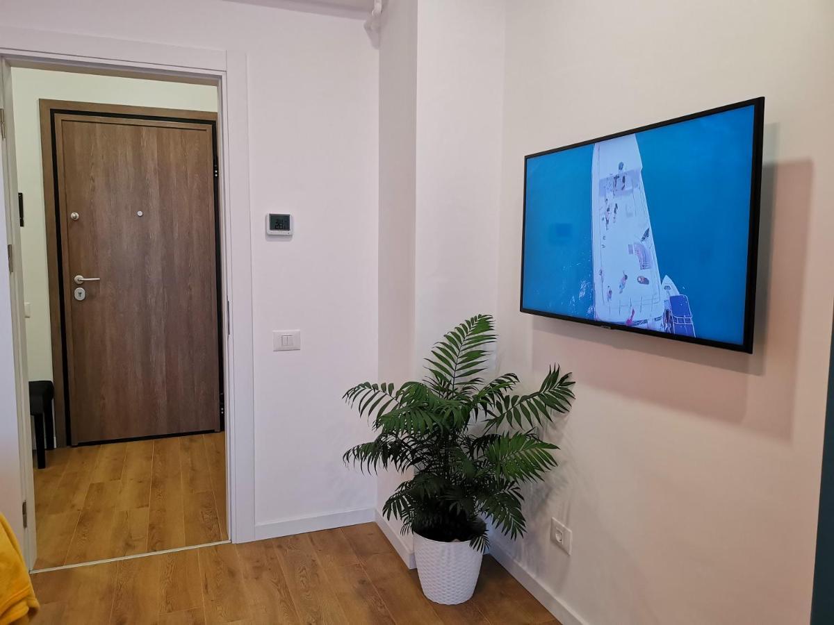Sunset Bucharest Rebreanu Apartment ภายนอก รูปภาพ
